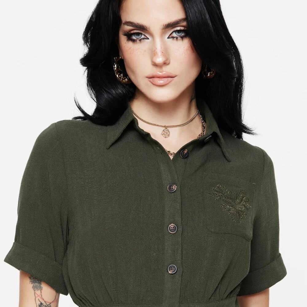 Disturbia Foliate Embroidered Green Man Crop Shirt Size 16